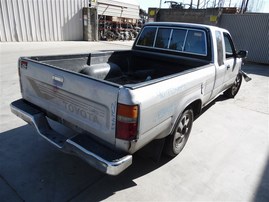 1990 TOYOTA PICK UP XTRA CAB SR5 SILVER 3.0 MT 2WD Z21423